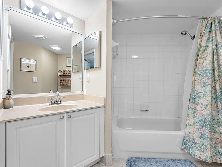 1000 Crestwood Ct S #1015 — Photo 10