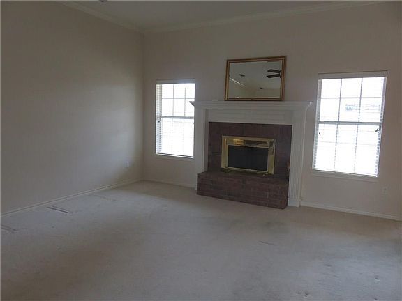 5th image of 1626 Smith Dr