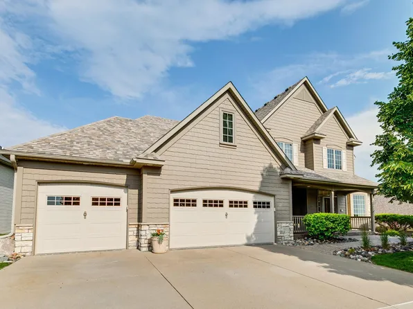 3020 Carey Heights Dr, Saint Paul, MN 55109