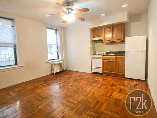 Rented by Realty 2000 Corp | media 1