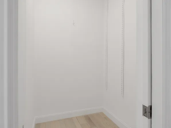 835 Riverside Drive image 16 of 21