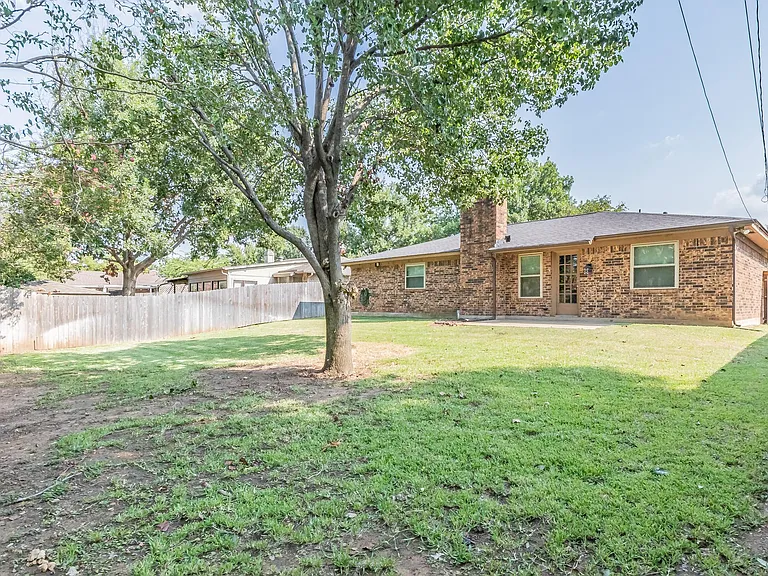 2013 Memphis Dr — Photo 35