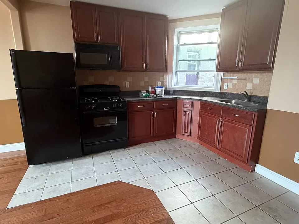 548 Avenue C #14E