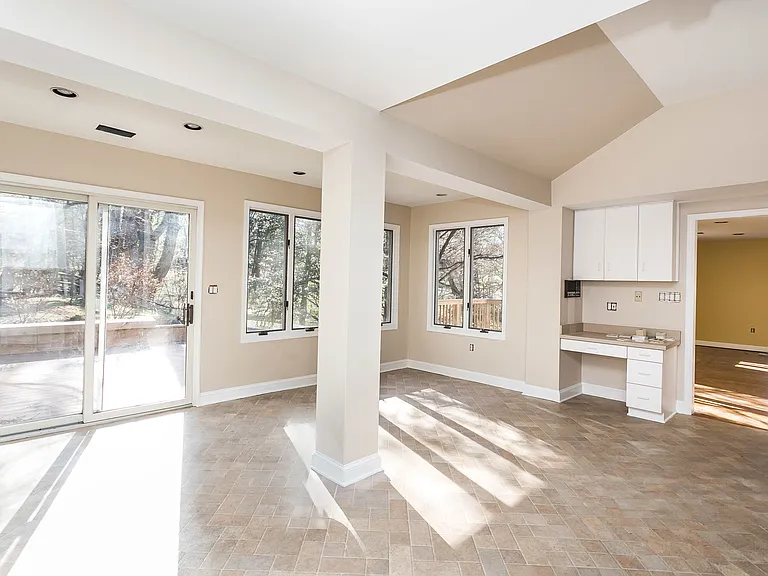 1103 Rolandvue Rd — Photo 7