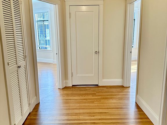 3rd image of 2745 Webster St #5
