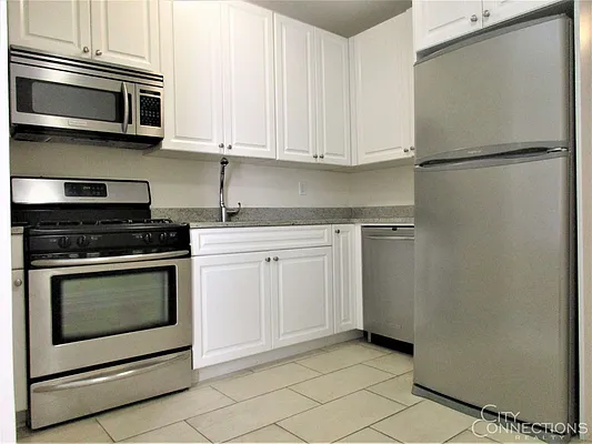 Rented by City Connections Realty | media 23