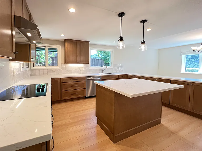 2286 Hastings Dr — Photo 9