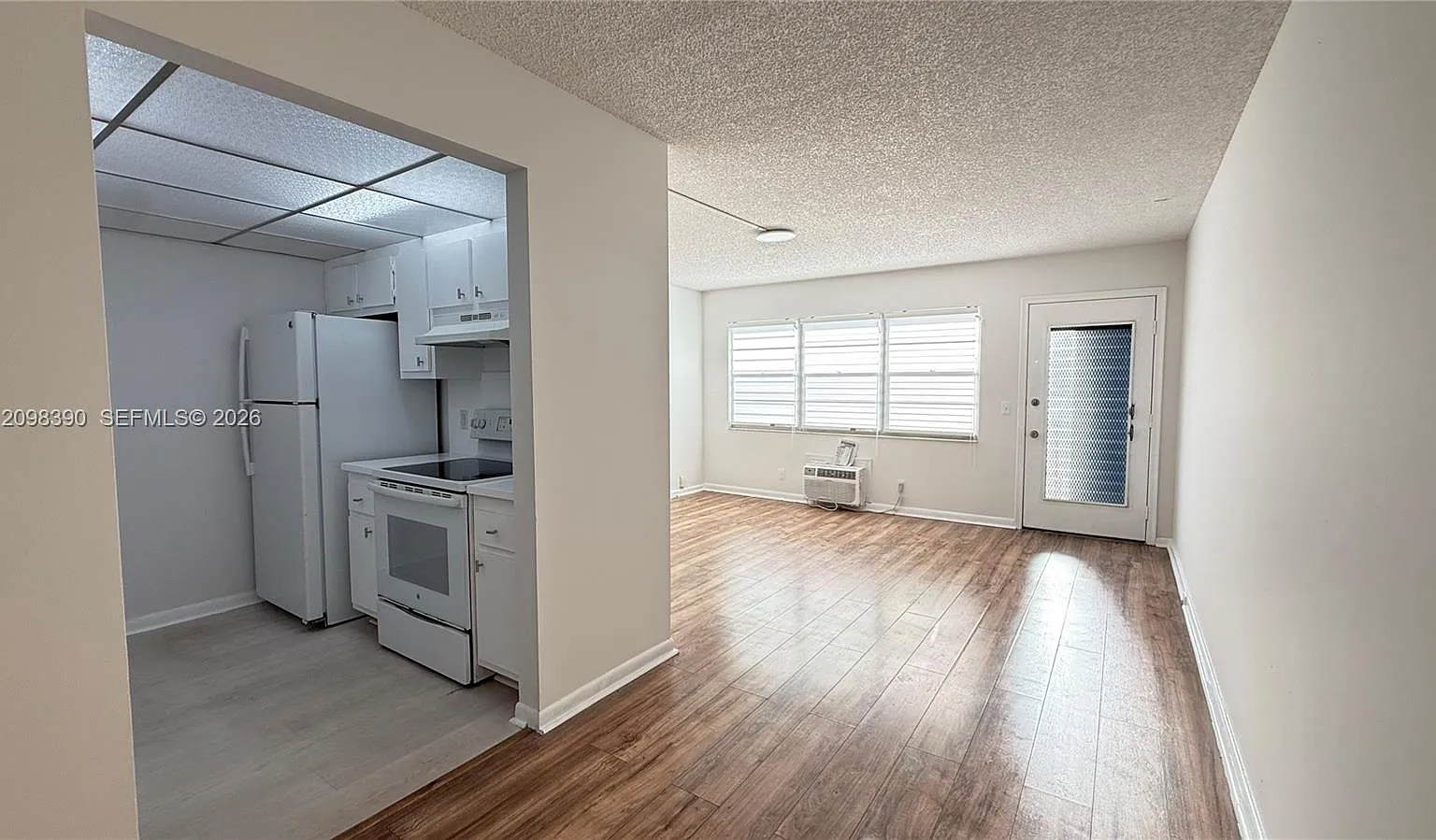 301 SW 135th Ave — Photo 4