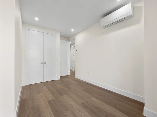 1733 Grove Street image 6 of 17