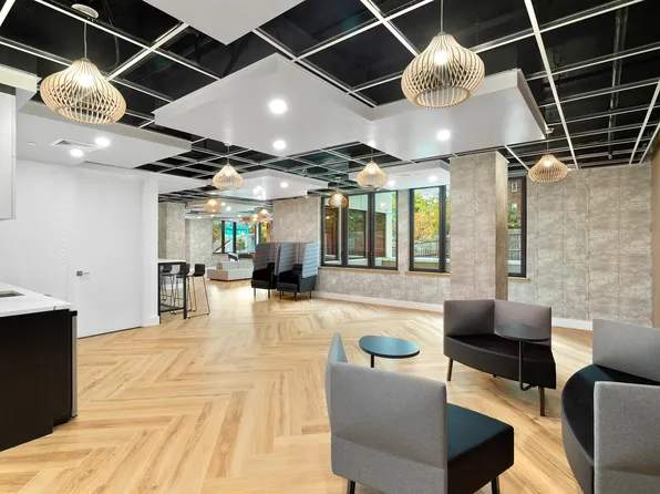 3707 Blackstone Avenue image 27 of 35