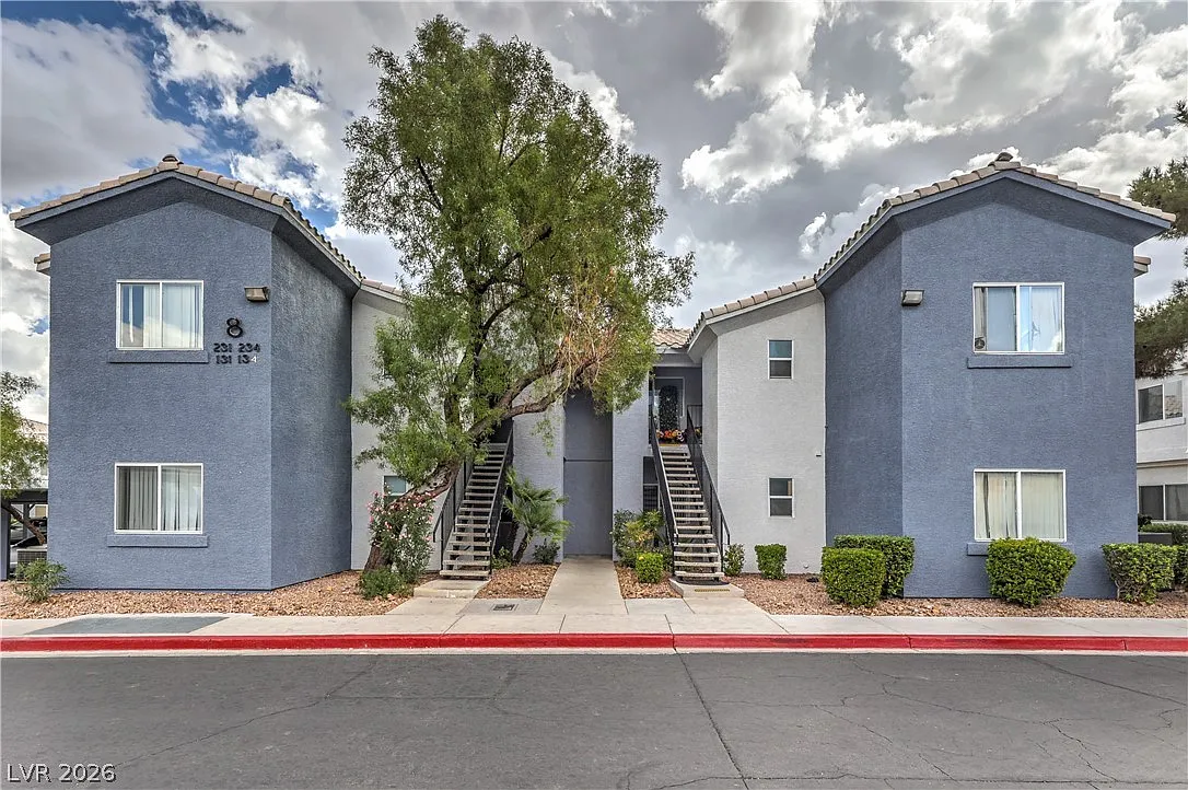 3 bed, 2.0 bath, 1302 sqft, $1,650 — Photo 1
