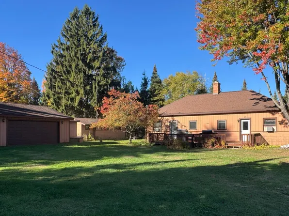 2421 Goldfinch Ln, Lac Du Flambeau, WI 54538