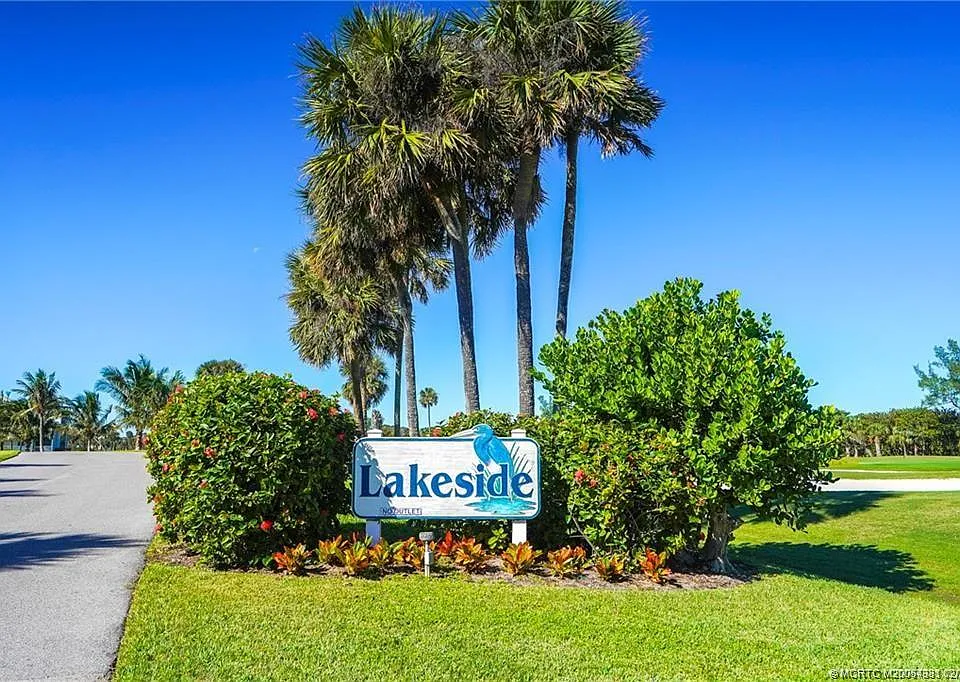5602 NE Gulfstream Way