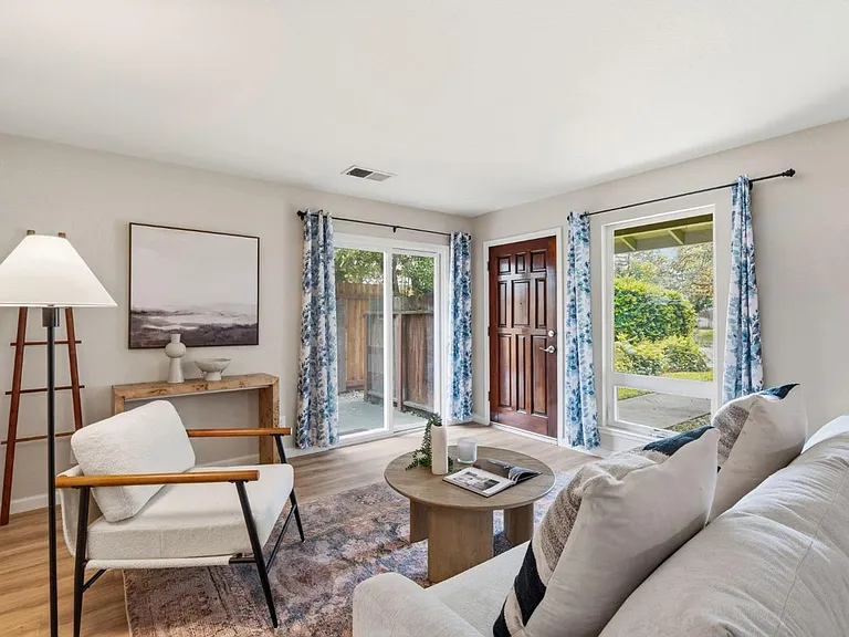 5211 Glide Dr — Photo 6