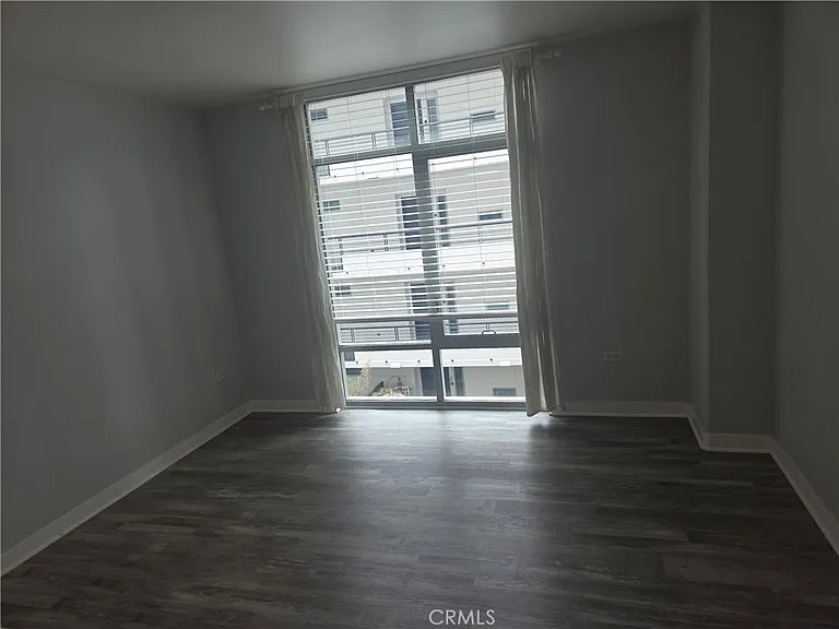 425 W Beech St #433 — Photo 5