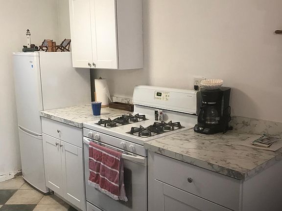 2nd image of 837 North St