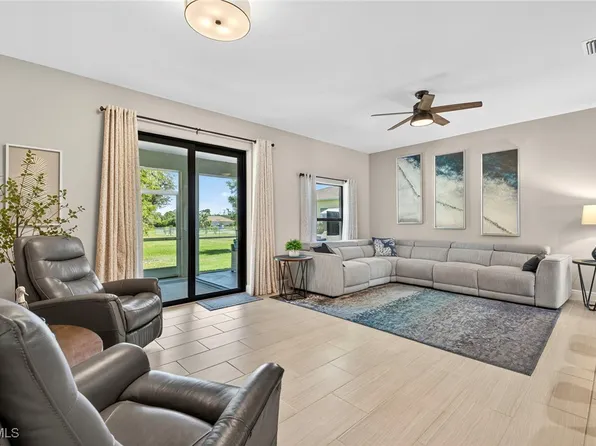 1823 NW 28th Pl, Cape Coral, FL 33993