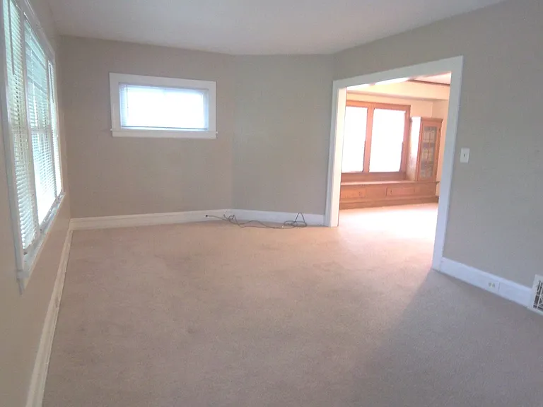 1493 Larchmont Ave #UP — Photo 7