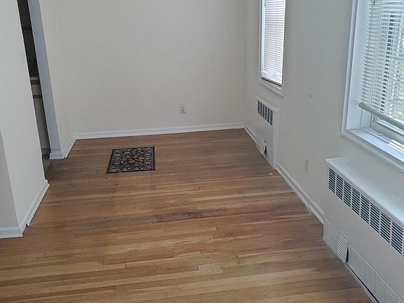 4th image of 700 Scarsdale Ave #256