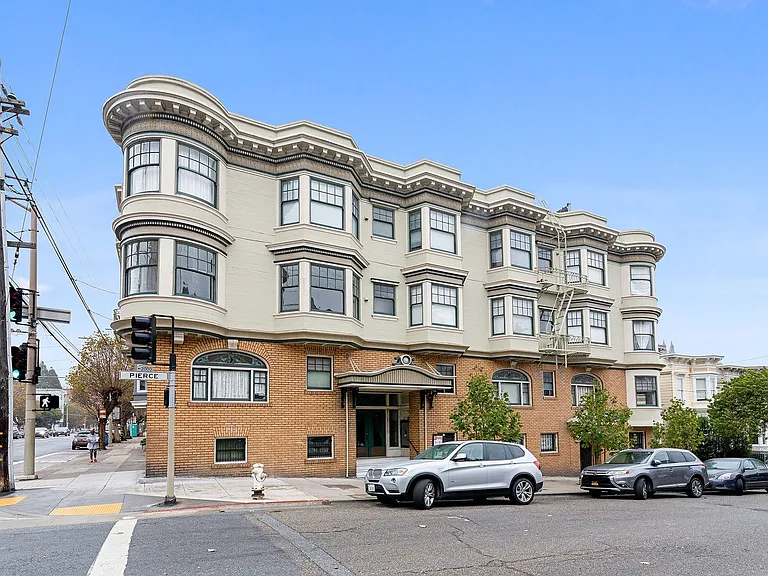 1960 Pierce Street — Photo 1