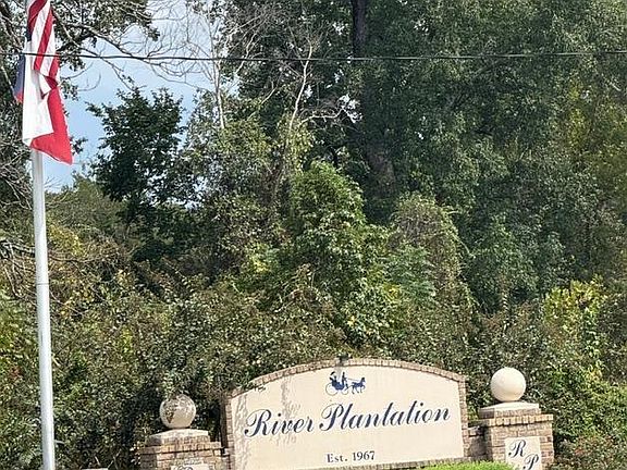 2nd image of 727 Angelina Dr