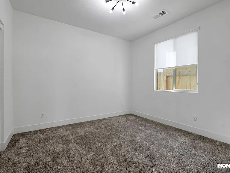 12925 Knightsbrook Ave — Photo 13