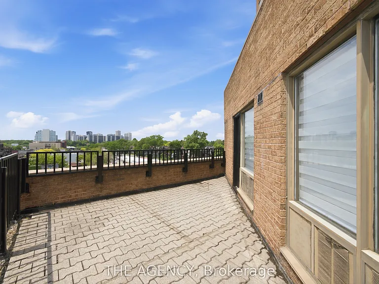 2350 Dundas St W #520A — Photo 21
