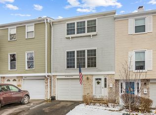 2007 Oxford Ct, Schaumburg, IL 60194