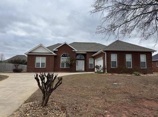 106 Daventry Ln, Warner Robins, GA 31088