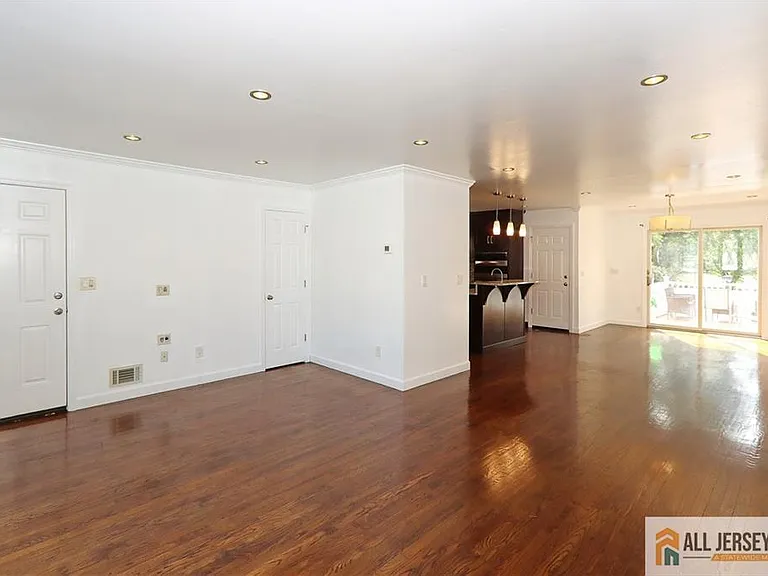 1299 Kline Pl — Photo 9