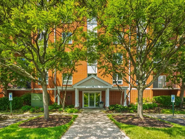 110 N Milwaukee Ave APT 306, Wheeling, IL 60090