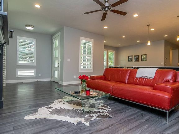 4th image of 1932 E Nunley Cir