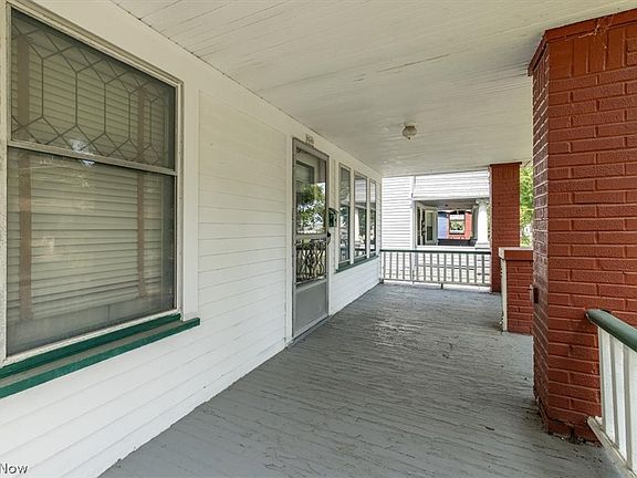 5th image of 9500 Parkview Ave