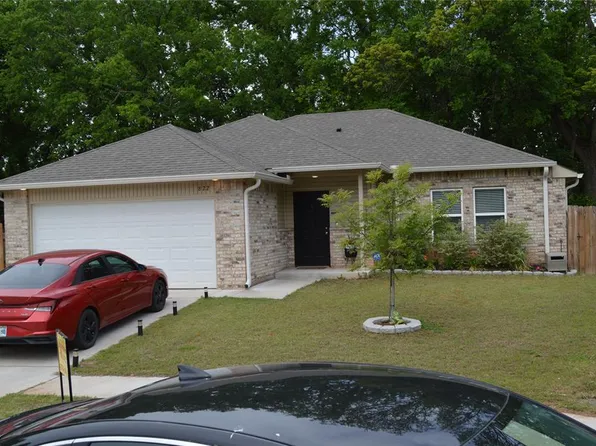 822 Highgarden Cir, Noble, OK 73068