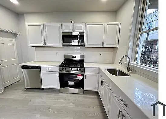 3 bed, 1068 sqft, $1,590 — Photo 1