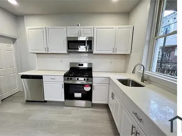 1532 S Lindenwood St, Philadelphia, PA 19143