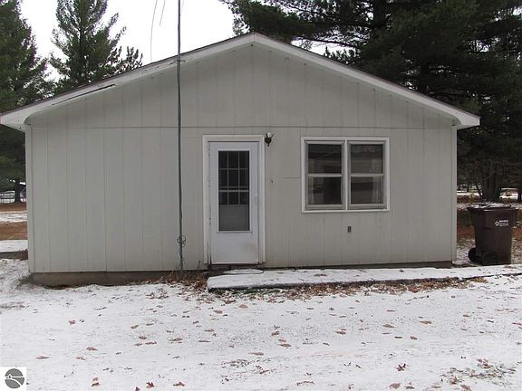 3rd image of 1696 Menona Ln
