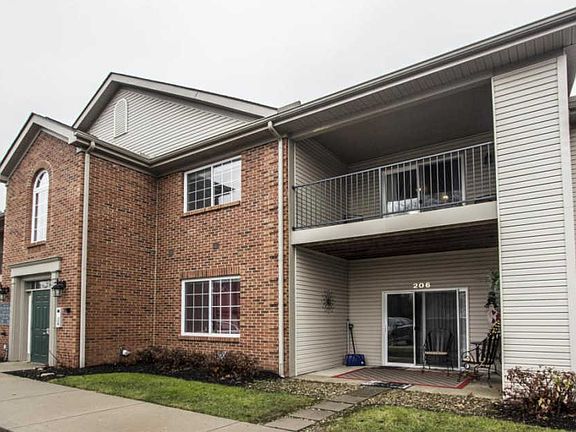 2nd image of 208 Shelbourne Forest Way