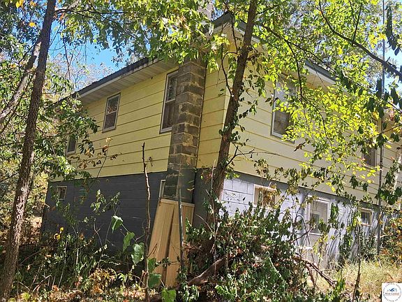 3rd image of 2071 S 2497th Rd