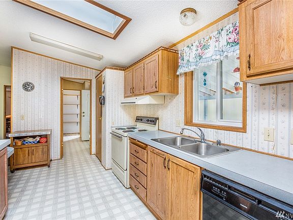 5th image of 8726 Thuja Ave SE