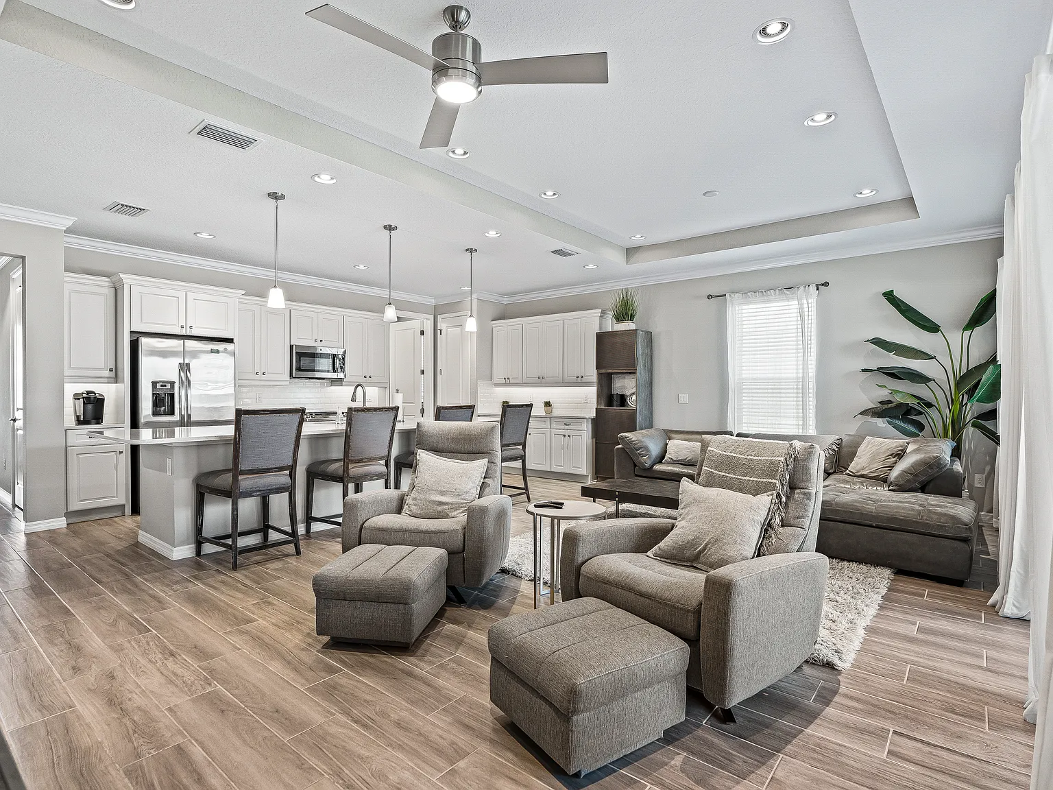3 bed, 1854 sqft, $4,750 — Photo 3