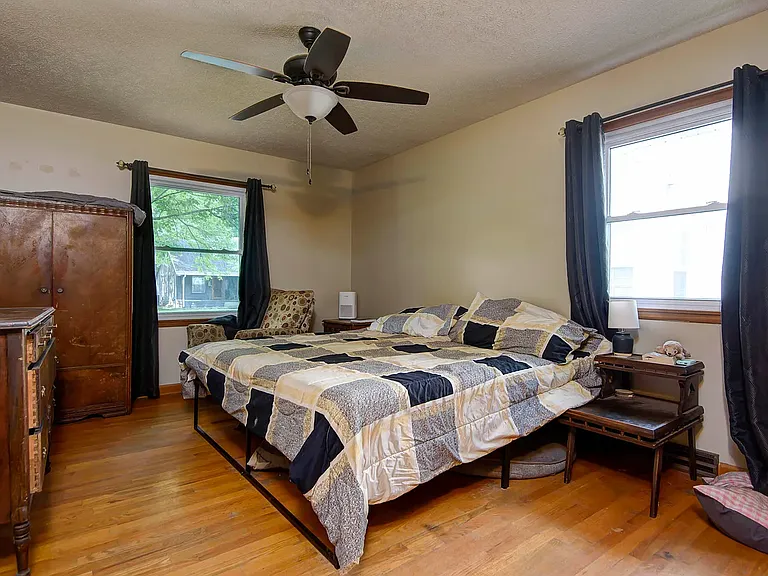 721 E Loren St — Photo 4