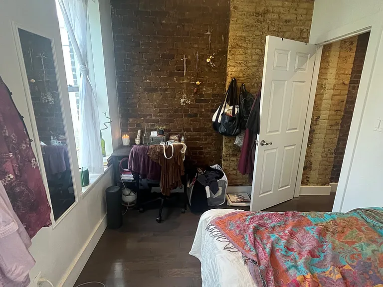 521 E 12th St #11 — Photo 3