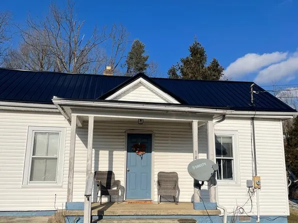 144 Hotel Ave, Tazewell, VA 24651