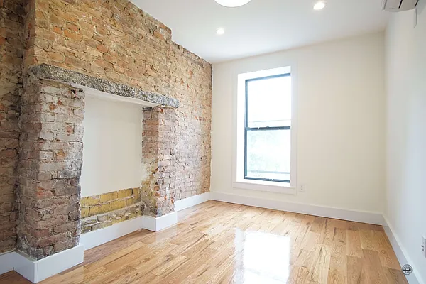 Rented by Lofts and Flats LLC | media 50