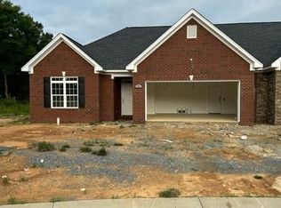 121 SW Freedoms Way, Calhoun, GA 30701