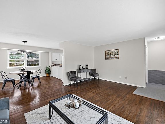 3rd image of 672 80th Ave NE