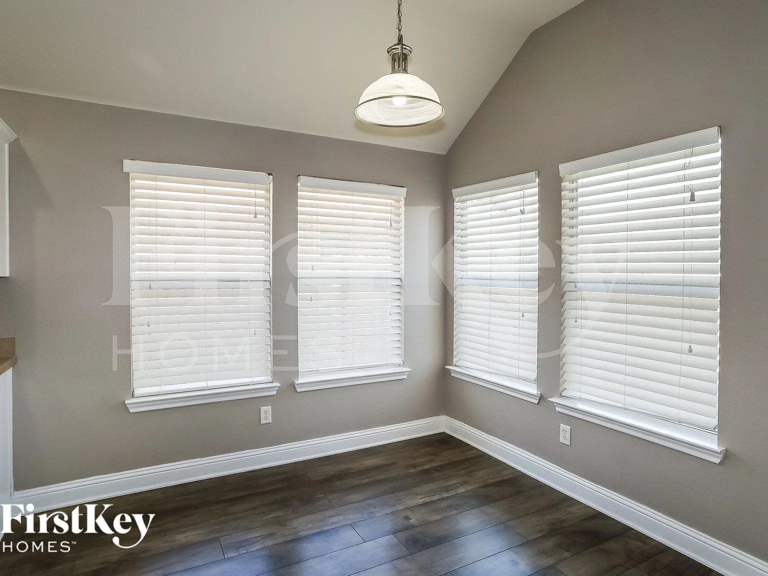 4 bed, 2.0 bath, 1926 sqft, $2,675 — Photo 4