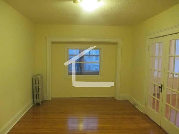 2nd image of 35 Mount Hood Rd #Lm7