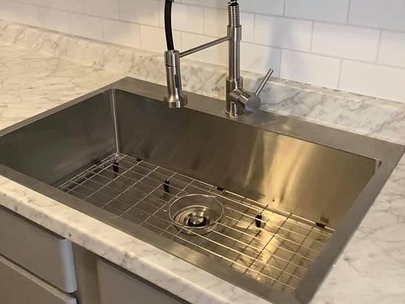4th image of 8027 S Zarzamora St #5e76de7a2